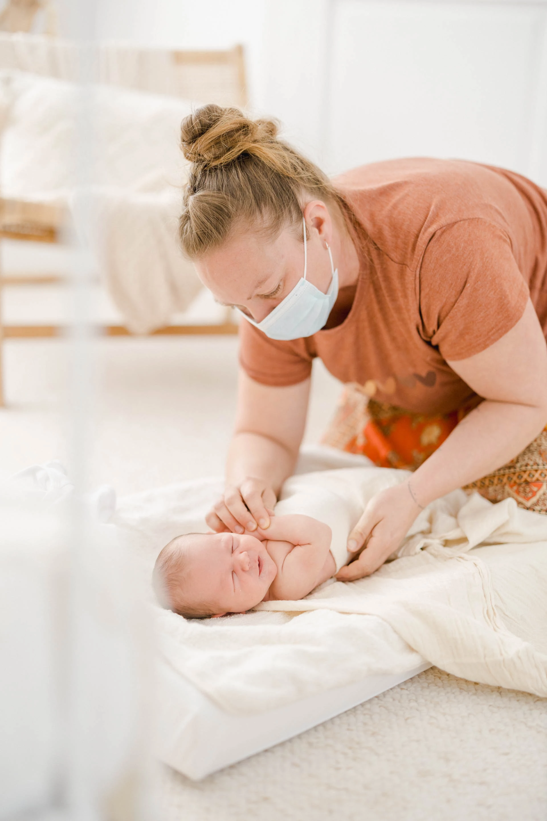 enfant naissance bonheur marron gris